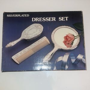 Antique dresser/grooming set